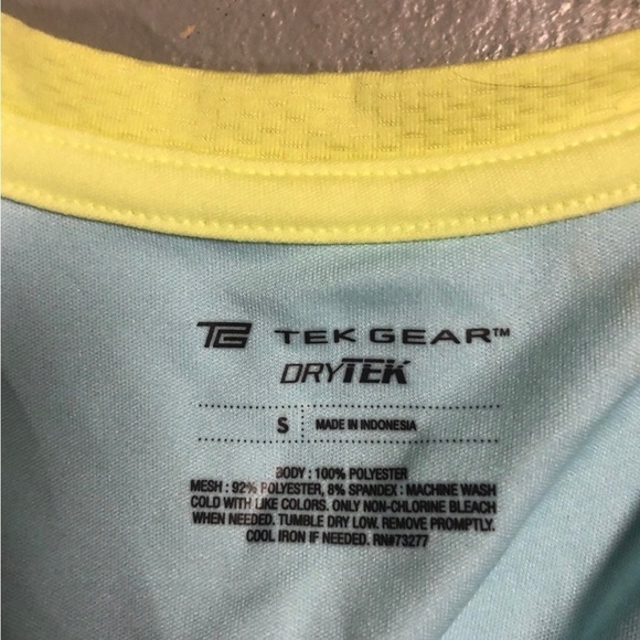 Dri-Fit Style TekGear Workout Top - Size Small - Picture 3 of 3